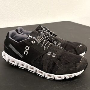 ON CLOUD 5 Black and White Cloudrush Walking Running Touring Womens size 9.5